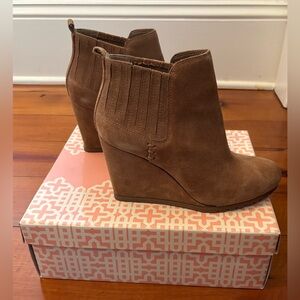 Gianni Bini Per-Suede Castano Tan Ankle Boots